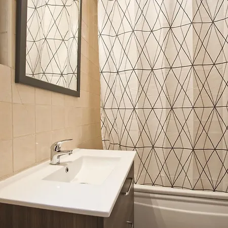 Bmyguest - Sao Bento Garage Apartment Lisbon
