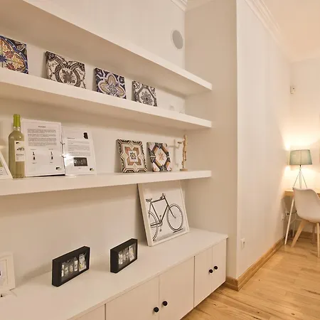Bmyguest - Sao Bento Garage Apartment Lisbon