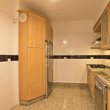 Bmyguest - Sao Bento Garage Apartment Lisbon